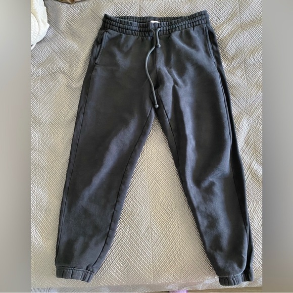 Aritzia Sweatpants - TNA black sweatpants size small - Picture 1 of 3